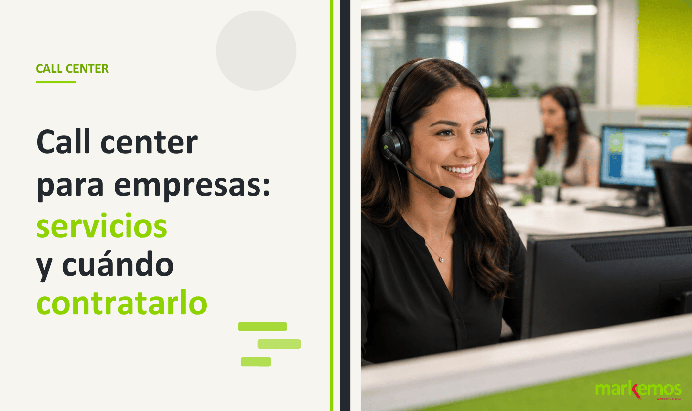 Agente de call center de Markemos atendiendo una llamada en una oficina moderna de atención al cliente.